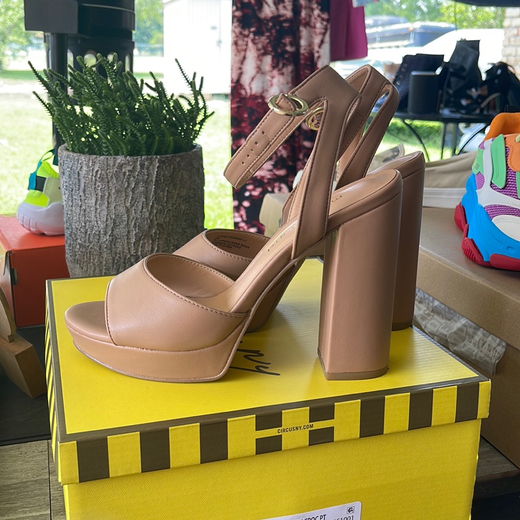 Nude Platforms